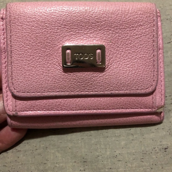 TODAY ONLY:AUTHENTIC TODS PINK TRIFOLD WALLET MADE IN INTALY - Has dirt & rubs - Picture 12 of 14